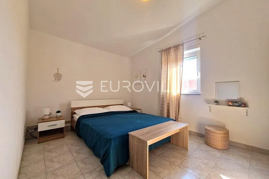 vir, 100m od mora, kuća s 4 apartmana i pogledom na more - slika 60
