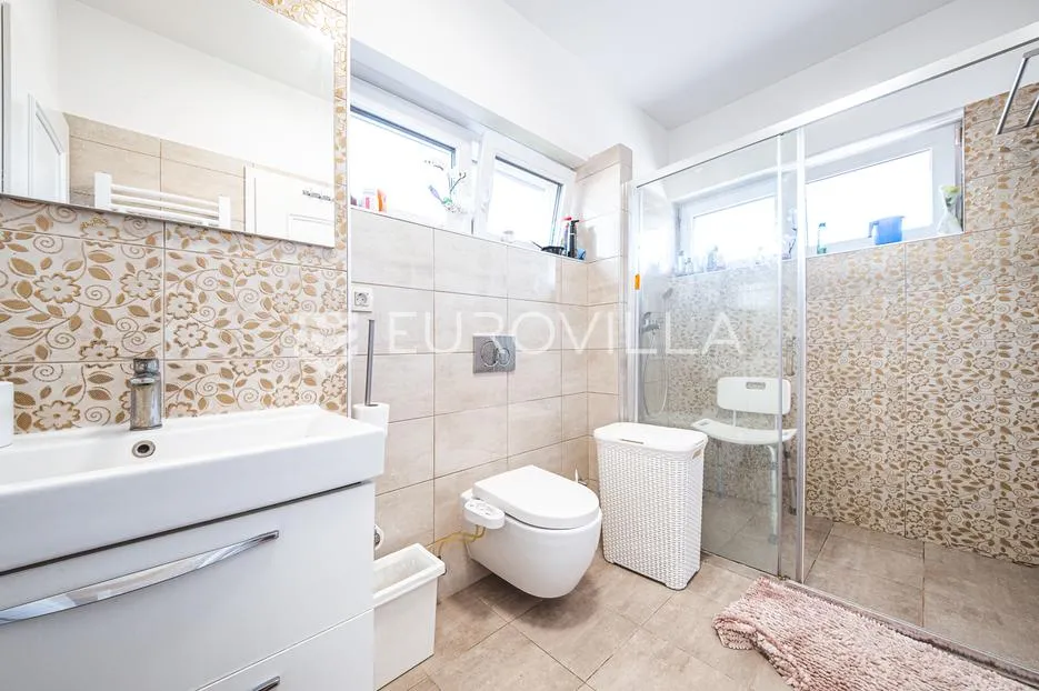 samobor, prekrasna moderna kuća 301 m² - slika 25