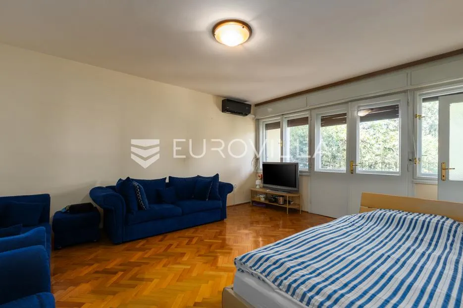 pula, veruda, prostran trosoban stan od 93 m² s tri terase, odličnog rasporeda i novom fasadom - slika 2