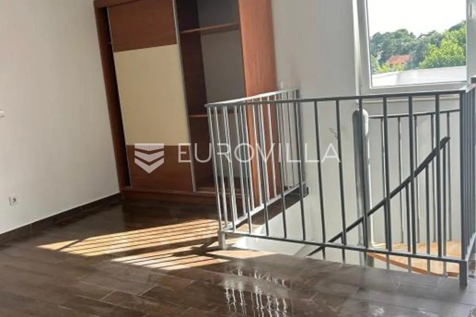 otok rab, palit, dvoetažni apartman s velikom terasom, 400 m od mora - slika 7