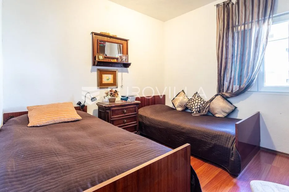 šibenik, brodarica, kuća sa velikim dvorištem 247,2 m² - slika 3