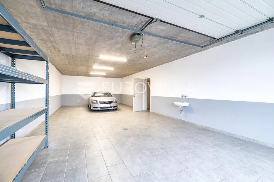 sveti ivan zelina, prekrasna dvojna kuća površine 385 m² - slika 15