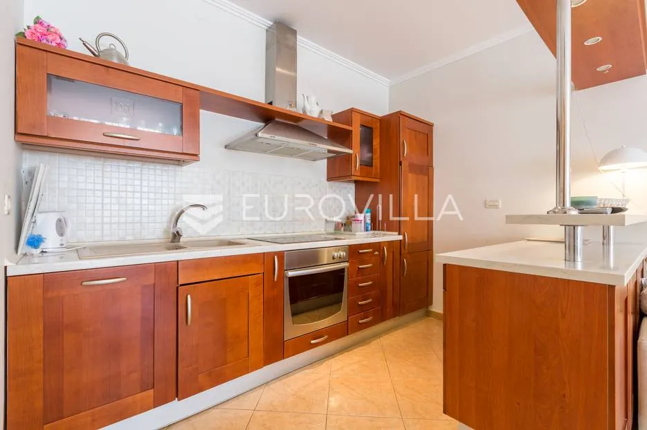istra, rovinj, stan u prizemlju s velikom konobom u podrumu 89 m2 - slika 6