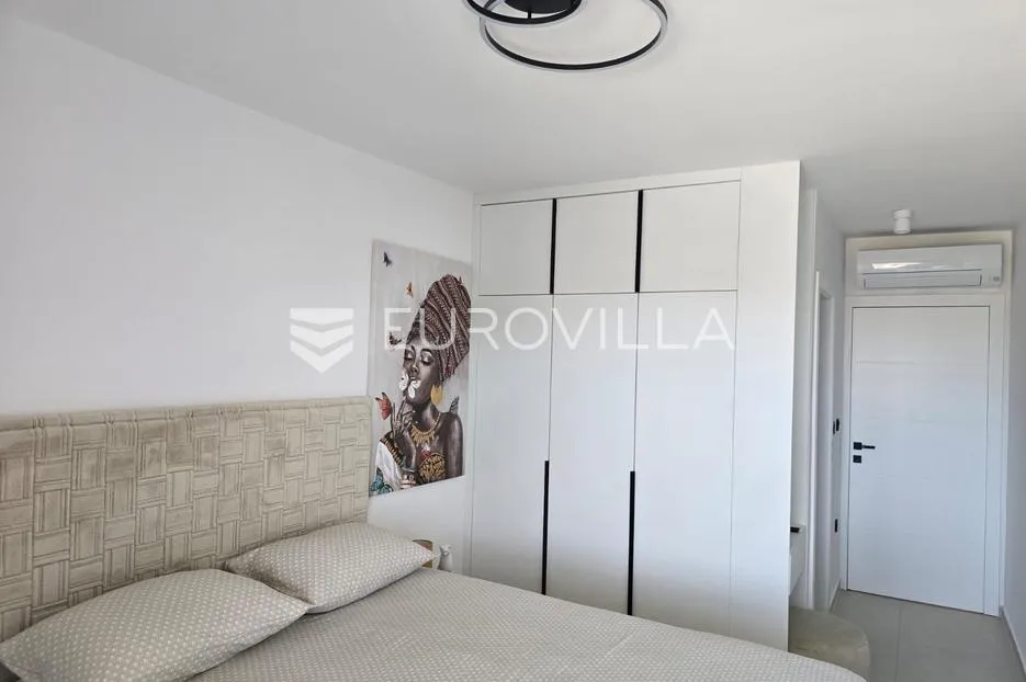 jadranovo, luksuzna dvojna kuća s bazenom 197 m² - slika 13