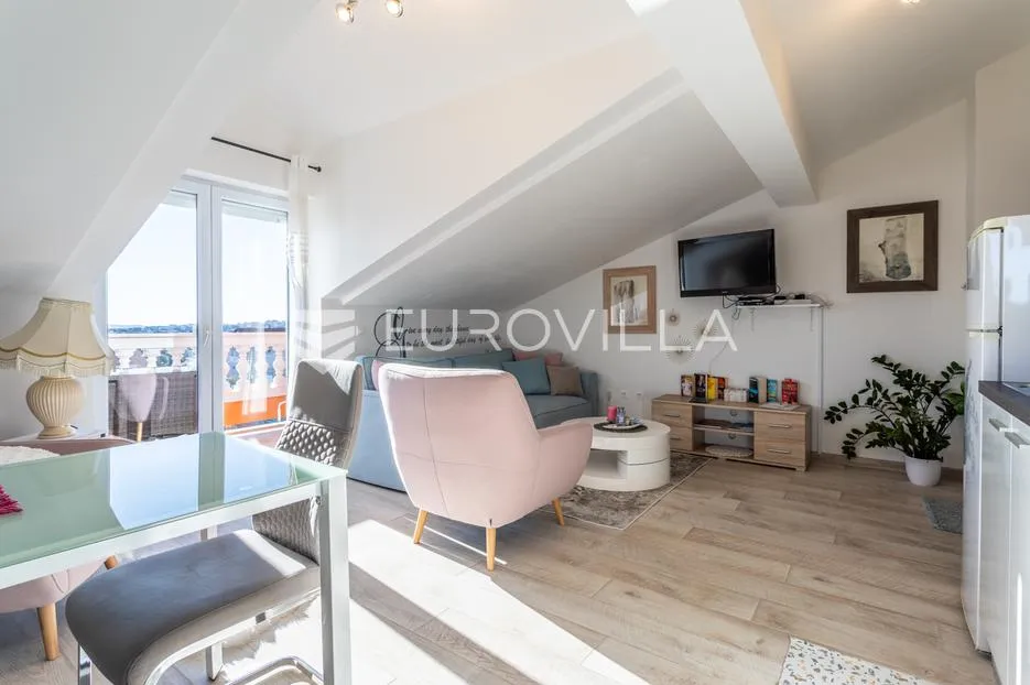 vodice, prekrasna kuća sa apartmanima i bazenom - slika 4