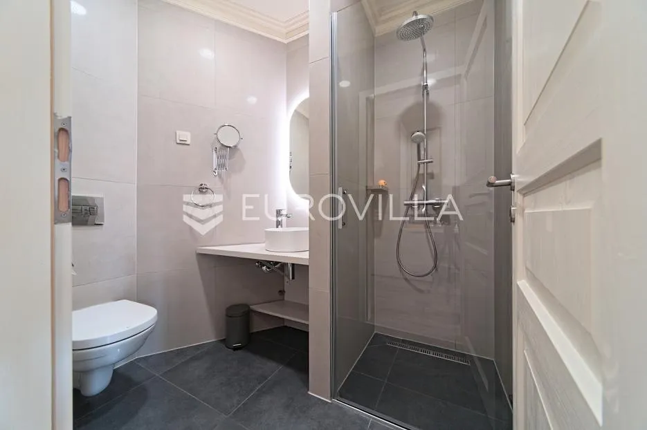 osijek, tvrđa, tri uhodana apartmana 68 m² - slika 16