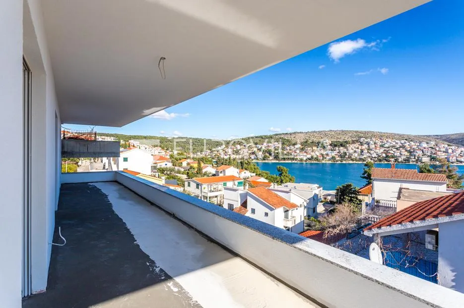 čiovo, okrug gornji, trosoban penthouse s prostranim terasama i pogledom na more, 88.57 m² - slika 4