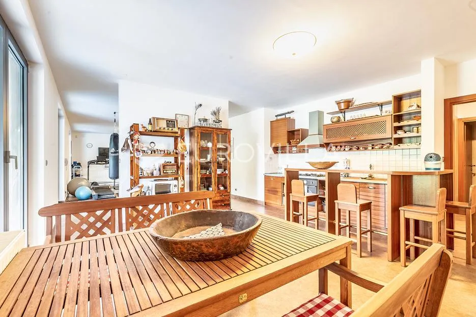 zagreb, granešinski novaki, obiteljska vila s bazenom, 1000 m2 - slika 21