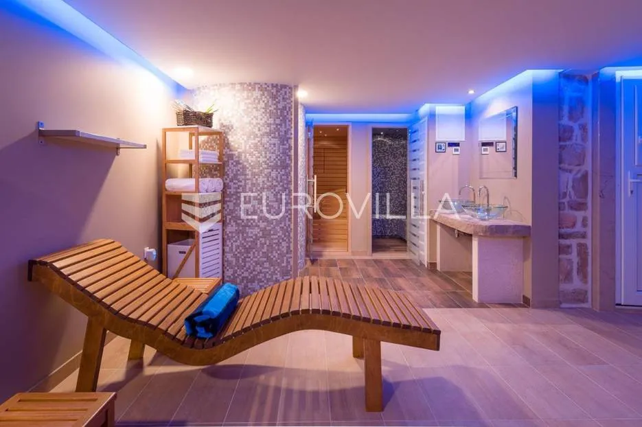 brač, prekrasna vila na jedinstvenoj lokaciji - slika 22