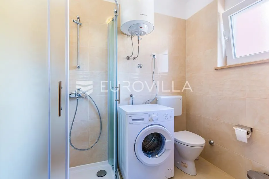 istra, medulin, velika samostojeća kuća sa 7 apartmana 100 m od mora - slika 6