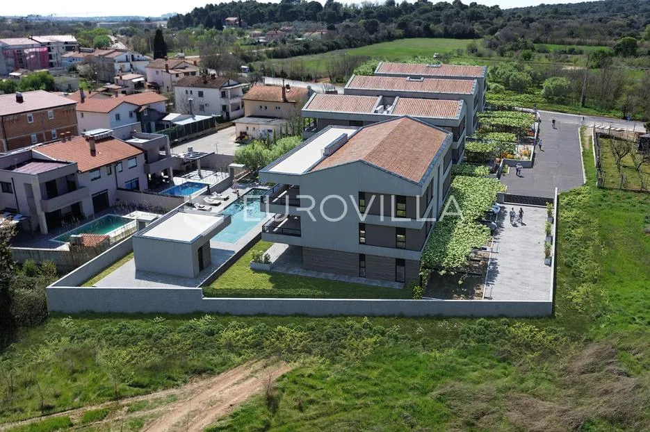 istra, fažana, luksuzni trosobni stan 75.37 m², 2. kat, 1.2 km od mora, zatvoreni kompleks - slika 2