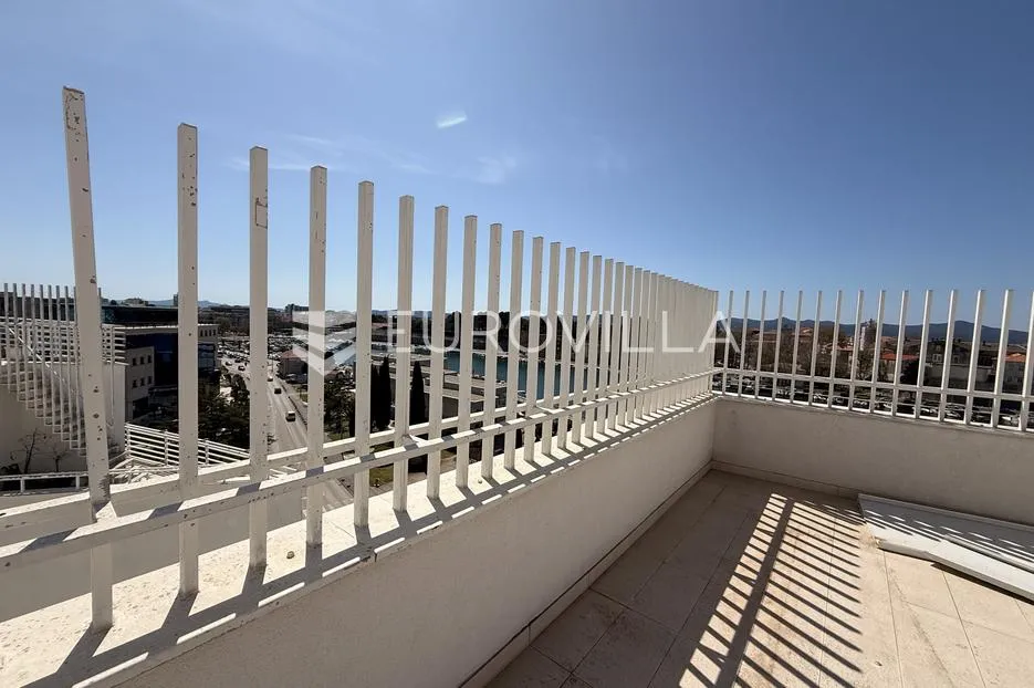 zadar, tiz, ekskluzivan penthouse s panoramskim pogledom na more, terasom, garažnim mjestom - slika 14