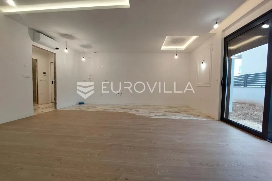 istra, pula, štinjan, stan s velikim privatnim vrtom 950m od plaže - slika 5