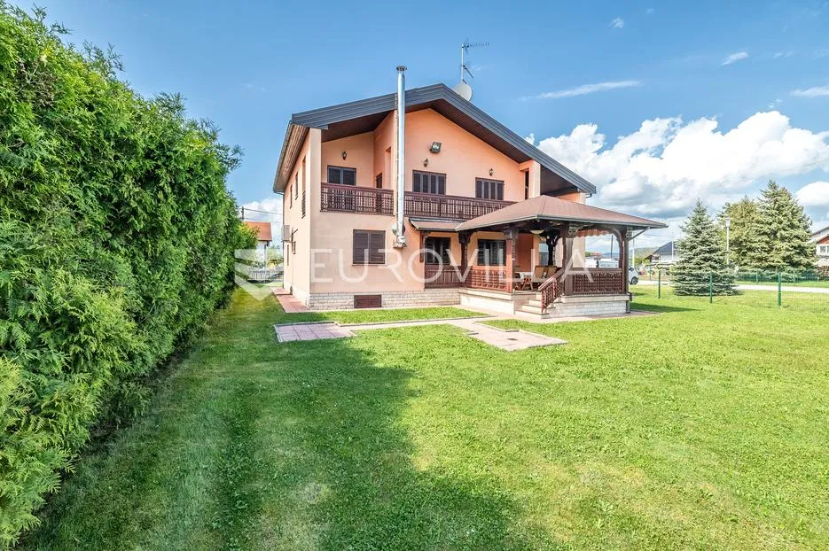 Zagreb, Lučko, odlična kuća 400 m² na zemljištu od 1740 m² - Lučko, Zagreb