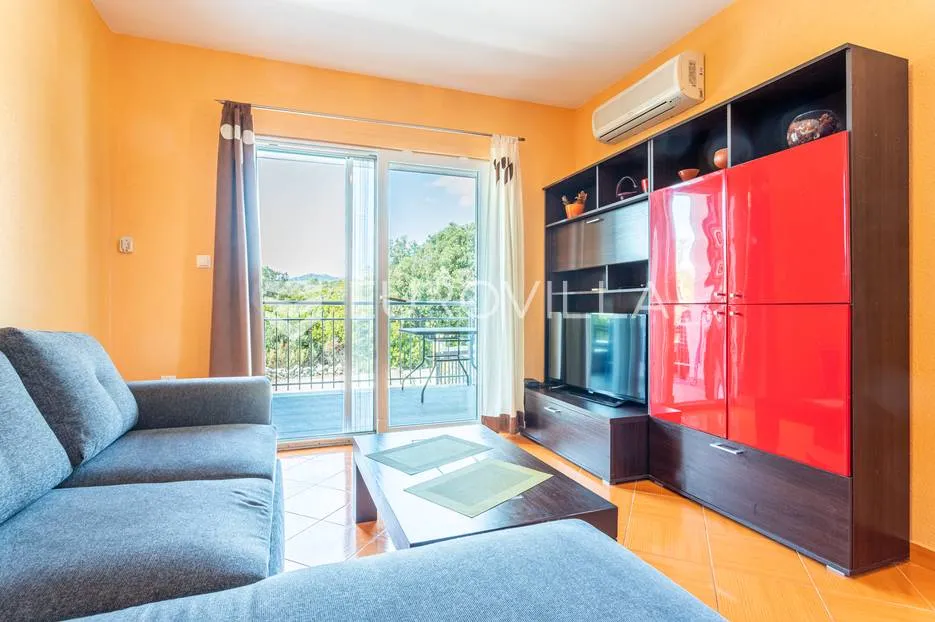 vinišće, kuća s s bazenom i 6 apartmana uz zemljište 1.000 m2 - slika 31