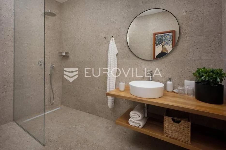 istra, žminj, prekrasna vila od 160 m2, na velikoj okućnici od 1100 m2 - slika 13