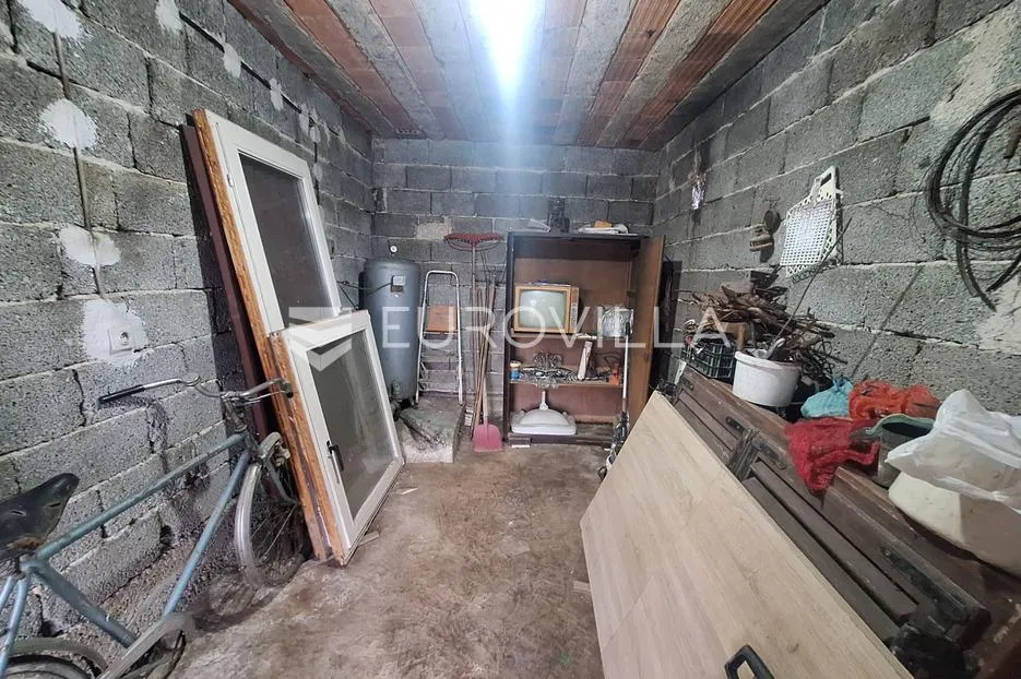 duga resa, donji zvečaj, kuća 140 m², 500 m do mrežnice, velika okućnica - slika 5