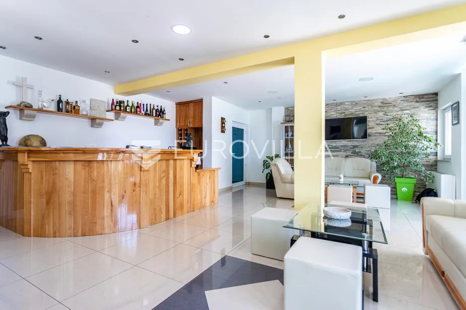brač, bol, manji obiteljski hotel s restoranom, 1.000 m² - slika 22