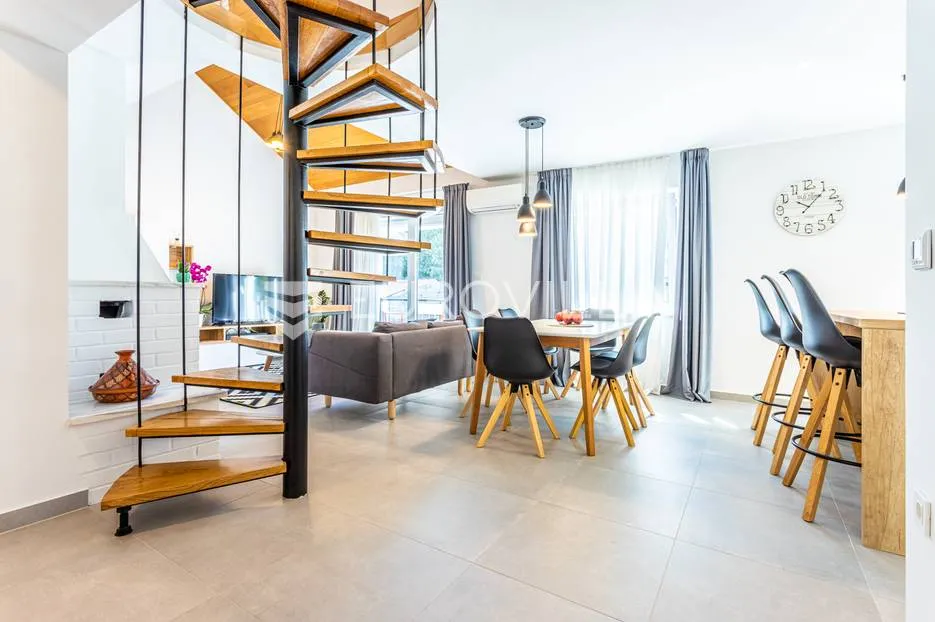 split, bol, moderan penthouse, 4 spavaće sobe - slika 31