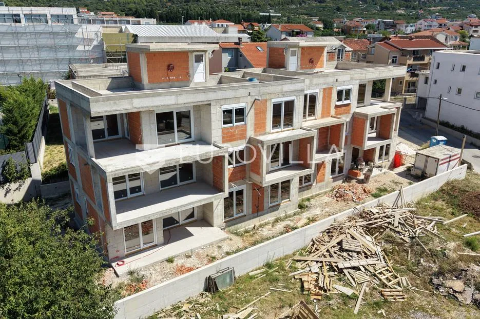 kaštel lukšić, trosoban penthouse s krovnom terasom i dva parkirna mjesta - slika 4