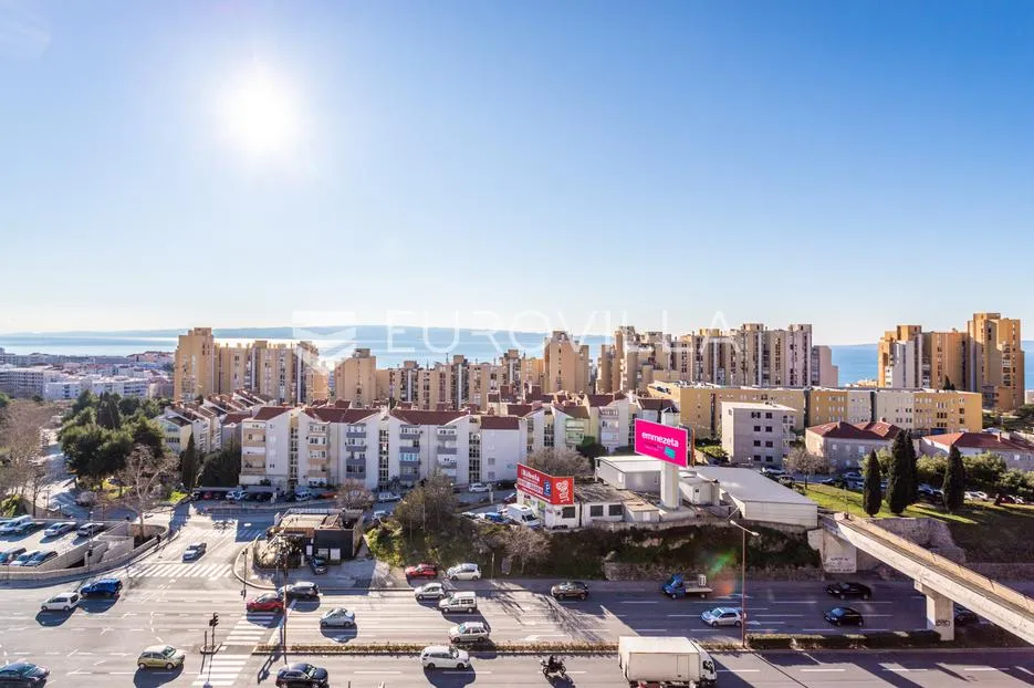 split, visoka, dvosoban stan za dugoročan najam s pogledom na more, parking - slika 15