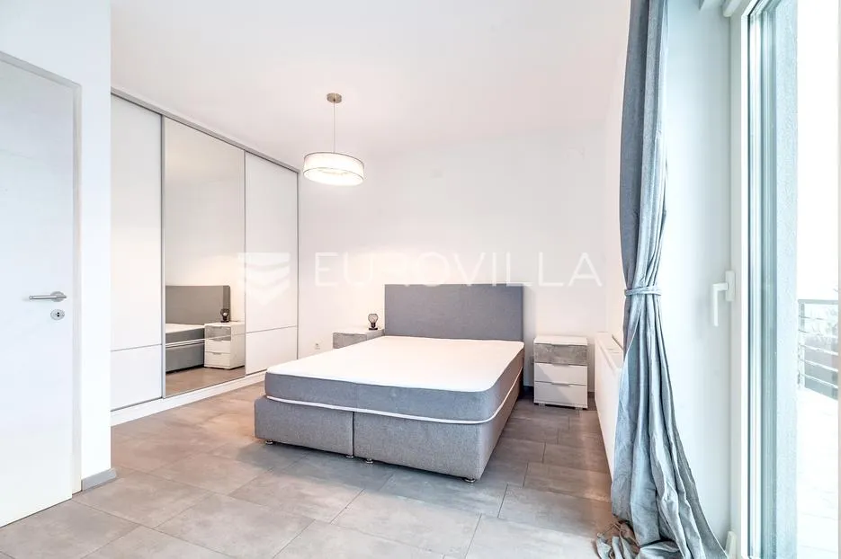sveti ivan zelina, prekrasna dvojna kuća površine 385 m² - slika 6