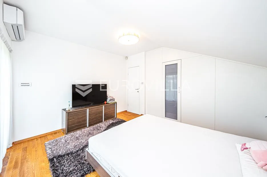 zagreb, vrhovec, moderna obiteljska kuća 419 m² - slika 15