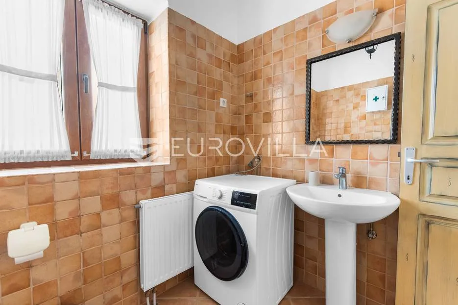 istra, svetvinčenat, prekrasna kamena katnica s bazenom 32 m² i jacuzzijem, 155 m² - slika 43
