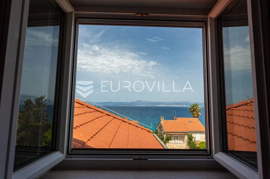 brač, prekrasna vila s velikom okućnicom 20 m od mora - slika 17