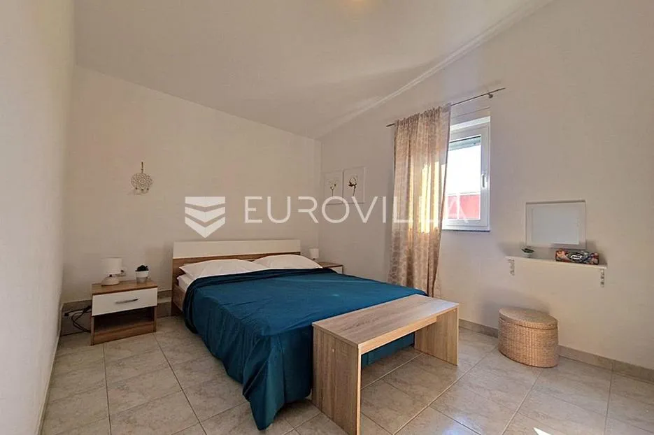 vir, dva apartmana na 1. katu s pogledom na more, 110m od plaže - slika 24