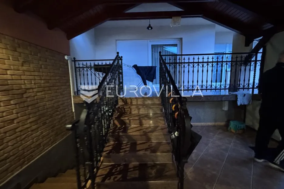 đakovo, centar, luksuzna kuća 470 m2 na izuzetnoj lokaciji - slika 47