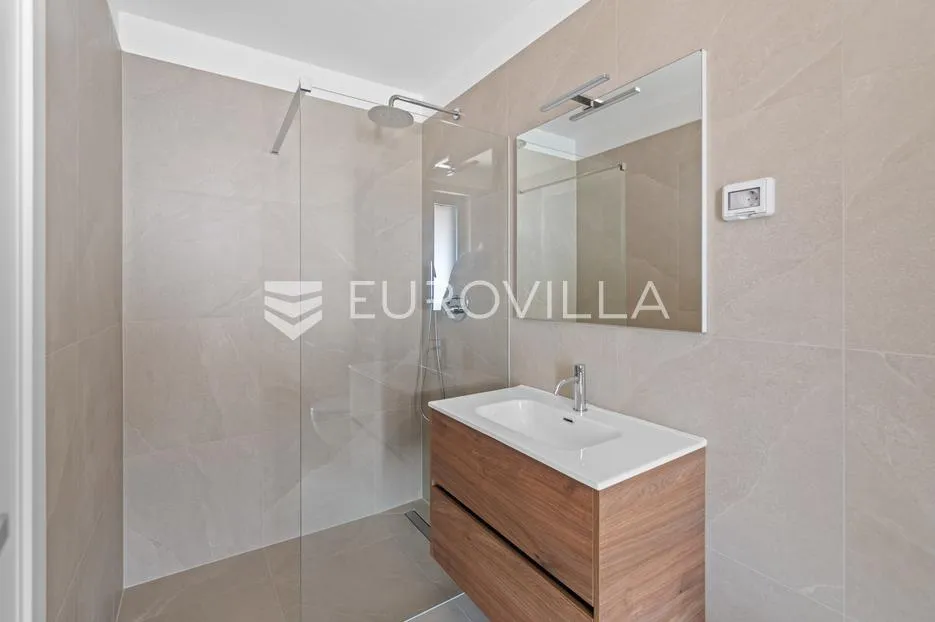 istra, novigrad, stan s 2 spavaće sobe na 1. katu 98 m² parkirno mjesto - slika 7