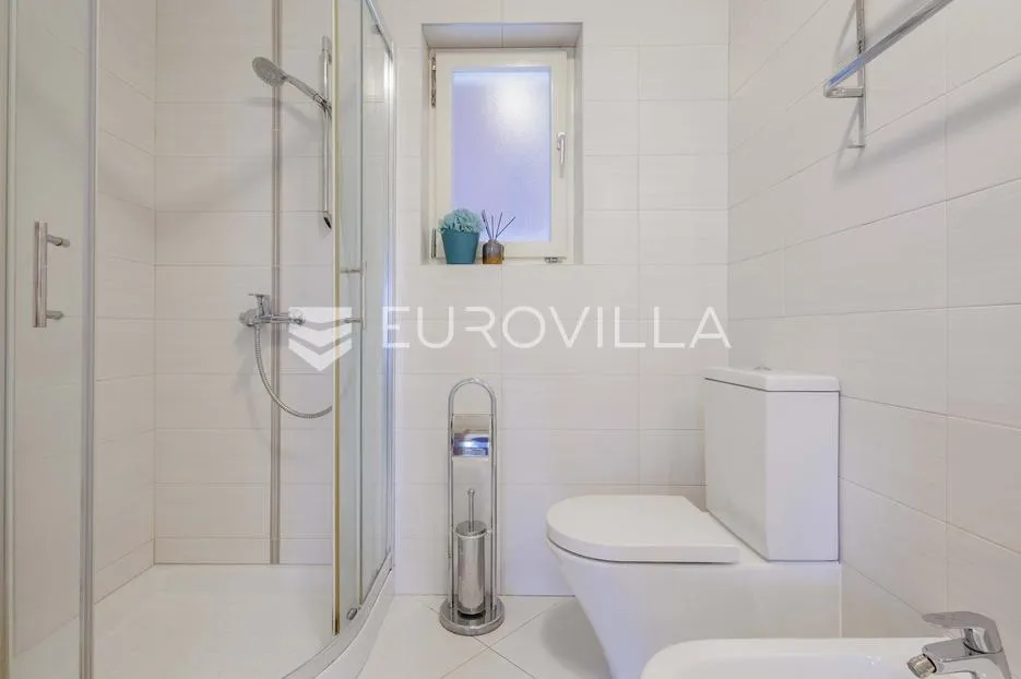 istra, pula, stan 3 spavaće sobe, vrt, parking, 165 m² - slika 44