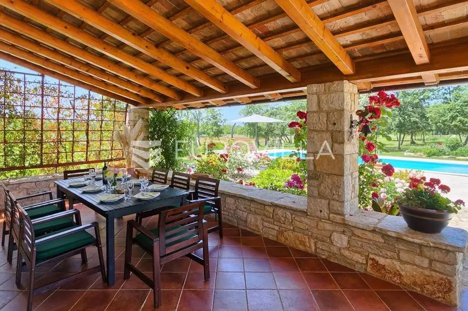istra, bale, vila s bazenom na imanju od 30.000 m2 u osami - slika 17