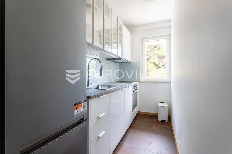 split, skalice, renoviran dvosoban stan 61 m², prvo useljenje, dugoročno - slika 7