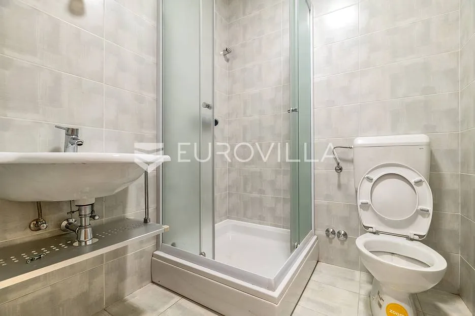 zagreb, žitnjak, poslovna zgrada 274 m² - slika 12