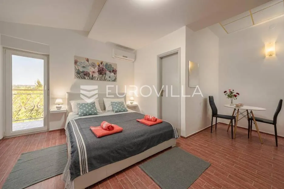 pula, apartmanska kuća na izoliranoj lokaciji - slika 17