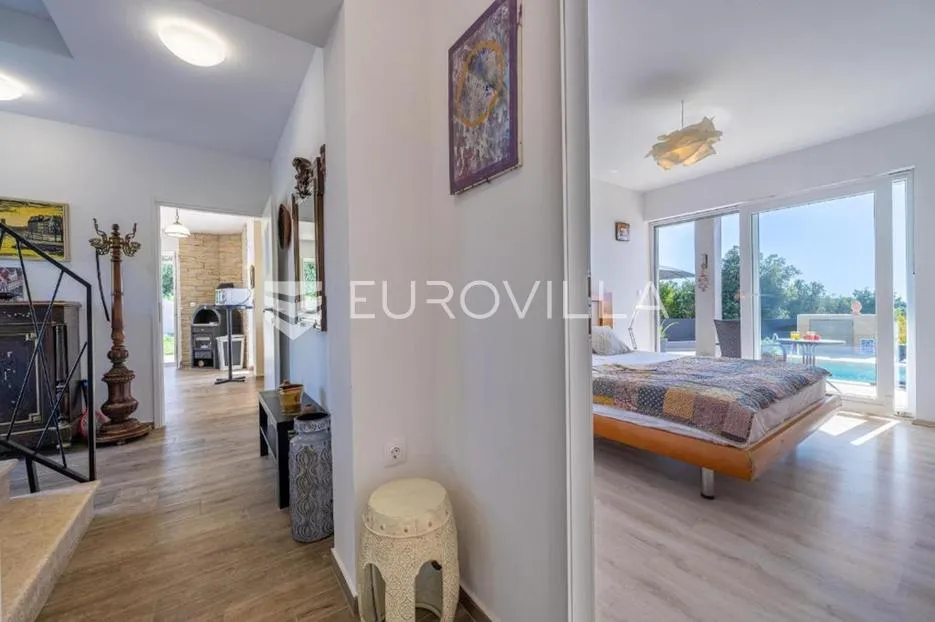 istra, duga uvala, vila s bazenom i pogledom na more - slika 8