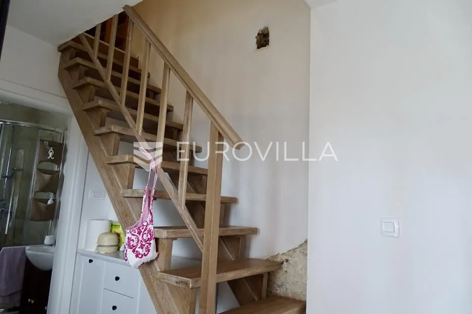 krk, omišalj, adaptirana kamena kuća u nizu s pogledom na more površine 54 m² - slika 25