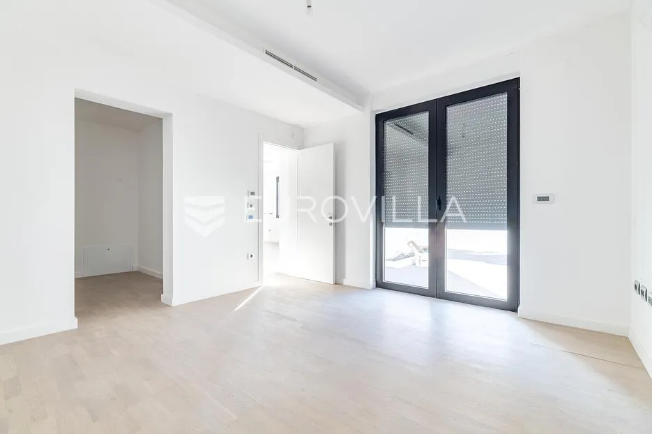 zagreb, šalata novoizgrađena obiteljska vila 250m2 - slika 4