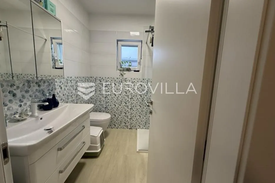 istra medulin moderan stan u prizemlju s velikim vrtom i podnim grijanjem - slika 23