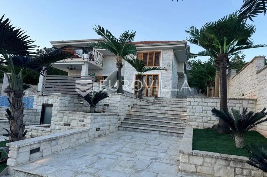 selce, crikvenica, izuzetna luksuzna vila nkp 400 m2 s bazenom i pogledom na more - slika 2