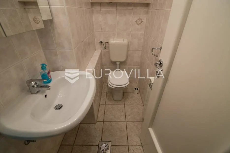 zagreb, srebrnjak, prekrasan dvoetažni stan 127 m² s vrtom i terasom - slika 5