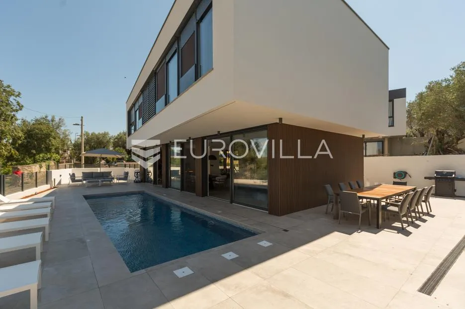 istra, rovinjsko selo, moderna novogradnja 222m2 s bazenom - slika 37