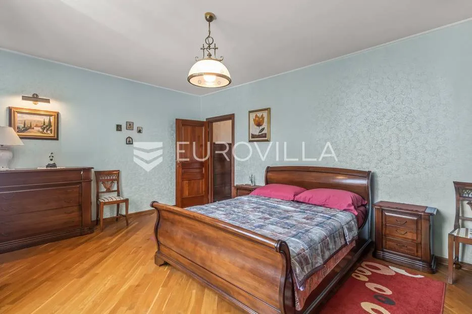 istra, umag - unikatna villa nkp 400 m2 na svega 30 m od mora - slika 40
