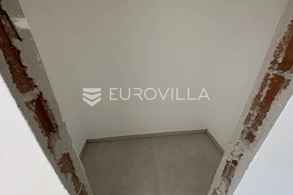 šišan, trosoban stan nkp 67 m2 i velikim vrtom od 204 m2 - slika 8