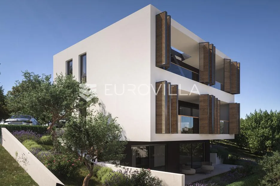 vodice, moderan dvoetažni stan s vrtom u ekskluzivnoj novogradnji - slika 2