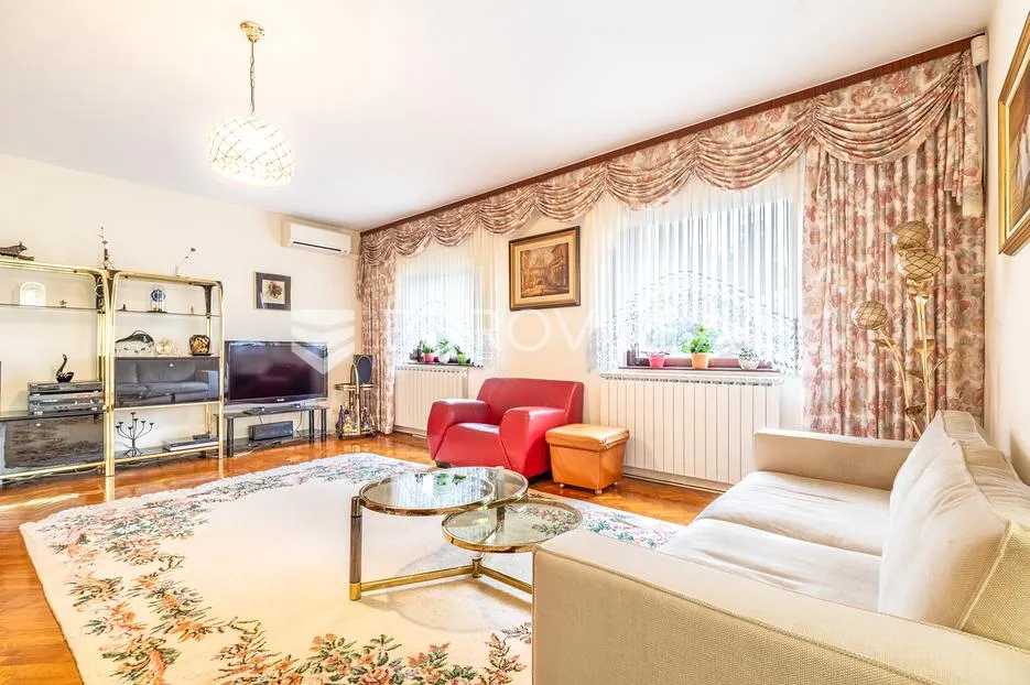 zagreb, medveščak, podgaj, izvrstan četevrosoban stan 128 m² - slika 2