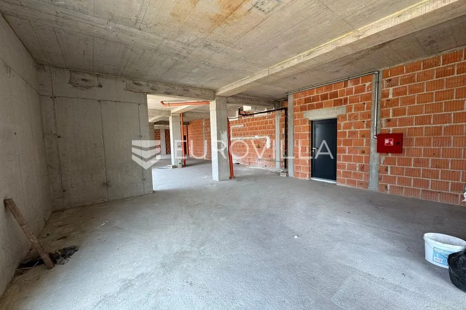 zagreb ilica atraktivan poslovni prostor, ulični lokal 215 m² terasa 95 m² 6 parkirnih mjesta - slika 8