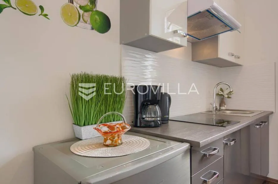 pula, moderan peterosoban stan u centru grada 140 m² - slika 13
